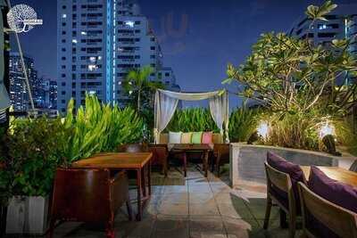 Nomad Rooftop Lounge And Bar