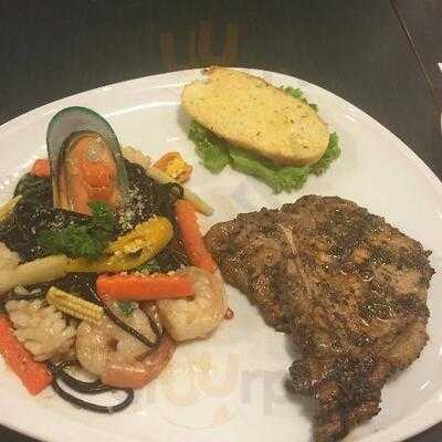 ราดหน้ายอดผักนายเคี้ยงเอ็มไพร์