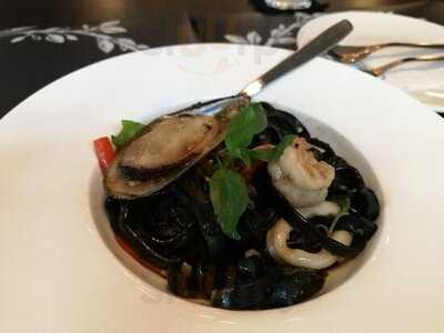 Mellow Garden Restaurant & Bakery