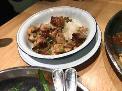 ผัดไทยแม่ทองใบ