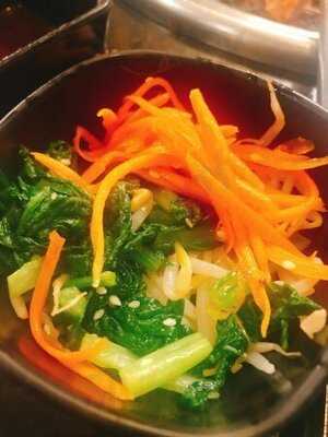 ยูชิยากินิคุบุฟเฟ่ต์