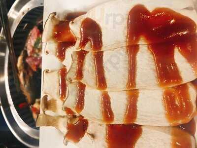 ยูชิยากินิคุบุฟเฟ่ต์