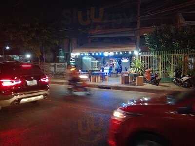 ชิล ชิล บาร์ แอนด์ เรสเตอร์รองส์