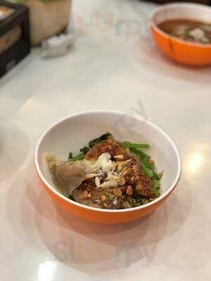 ร้าน บะหมี่สว่าง