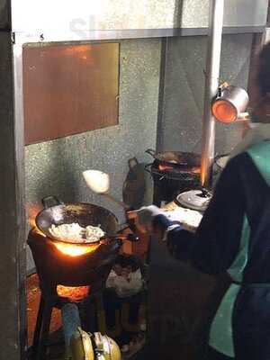 ก๋วยเตี๋ยวคั่วไก่เจ๊เค็ง เจ๊งิ้ม