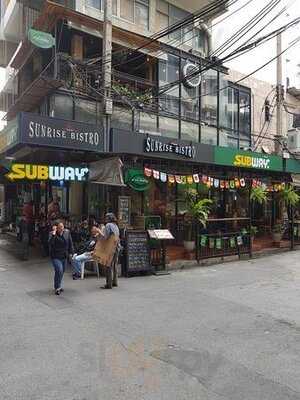 Waffle House/subway Sandwich