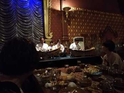 ร้านอาหารนพรัตน์