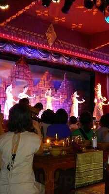 ร้านอาหารนพรัตน์