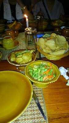 ร้านอาหารนพรัตน์