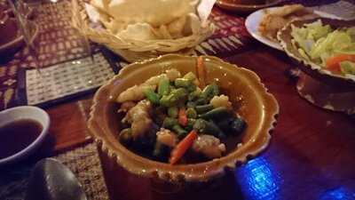 ร้านอาหารนพรัตน์