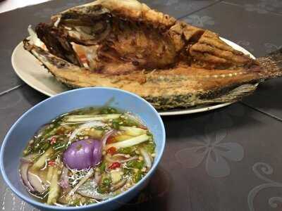 ร้านอาหาร ต้องตาปูดอง