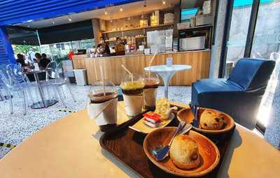 ร้านกาแฟโครงการหลวง