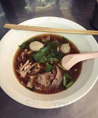 วัฒนาพานิช ก๋วยเตี๋ยวเนื้อตุ๋นยาจีน