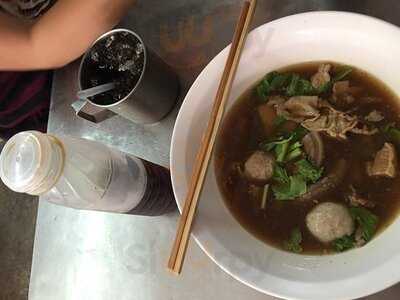 วัฒนาพานิช ก๋วยเตี๋ยวเนื้อตุ๋นยาจีน