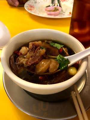 วัฒนาพานิช ก๋วยเตี๋ยวเนื้อตุ๋นยาจีน