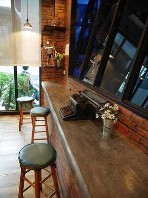 Tao Poon Station Coffee