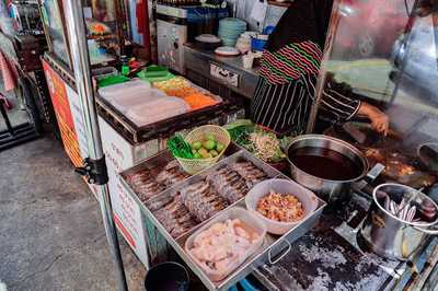 ฮาวาหอยทอด ผัดไท