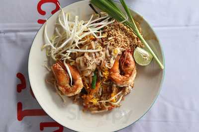 ฮาวาหอยทอด ผัดไท