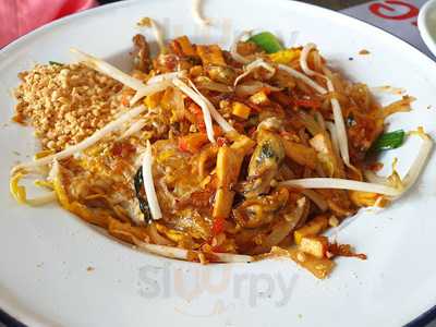 ฮาวาหอยทอด ผัดไท