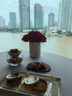 ริเวอร์คาเฟ่แอนด์เทอเรซ