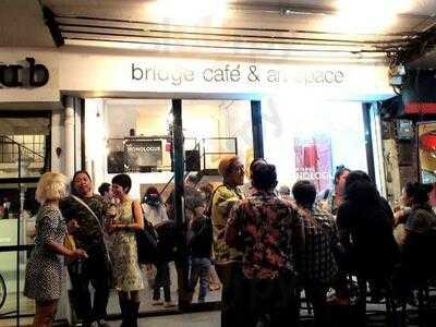 บริดจ์ คาเฟ่ แอนด์ อาร์ท สเปซ