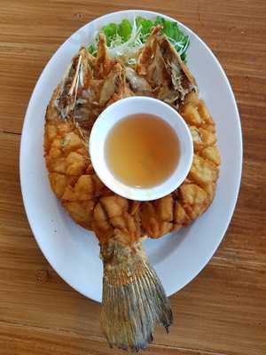 ร้านอาหาร แก้มลิง