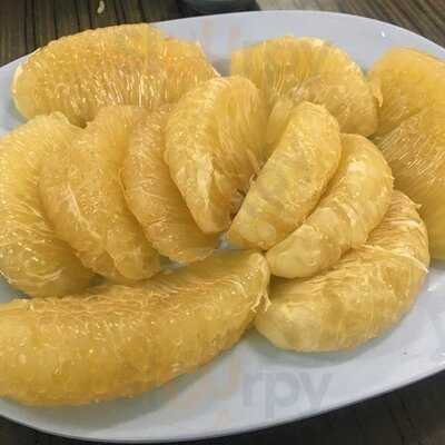 ภัตตาคาร ผ่านฟ้า