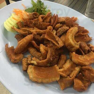 ภัตตาคาร ผ่านฟ้า