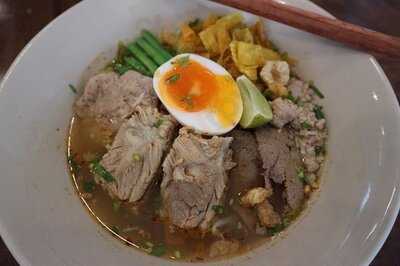 เดอะชาม ก๋วยเตี๋ยวต้มยำสุโขทัย