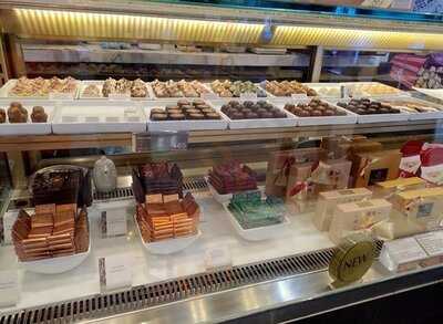 ร้าน Godiva สาขา เซ็นทรัลพลาซา ลาดพร้าว
