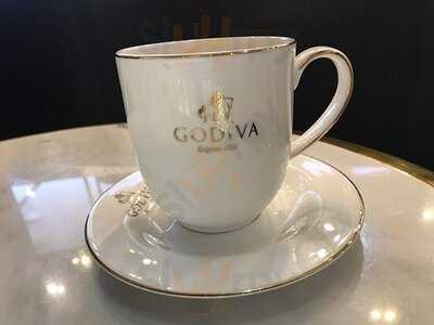 ร้าน Godiva สาขา เซ็นทรัลพลาซา ลาดพร้าว
