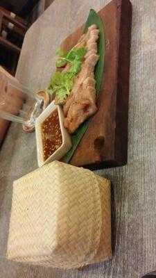 ร้านอาหาร แสนแซ่บ (นุ่น วรนุช)