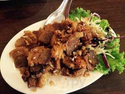 ร้านอาหาร เรือนแม่หลุย