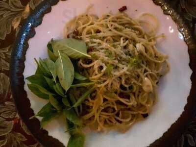 ร้านอาหาร กระเทียม