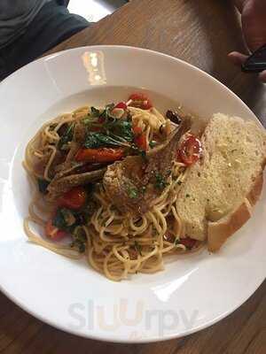 เออร์ลี่ ไบท์ คาเฟ่