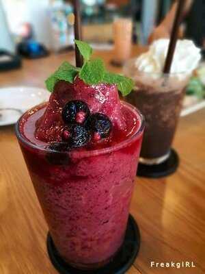 เออร์ลี่ ไบท์ คาเฟ่