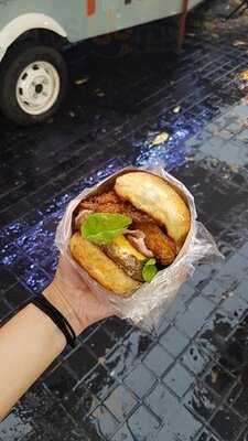 มาเธอร์ ทรัคเกอร์ เบอร์เกอร์