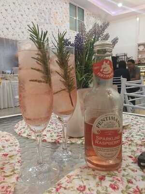 Akari Cafe & Tea Room