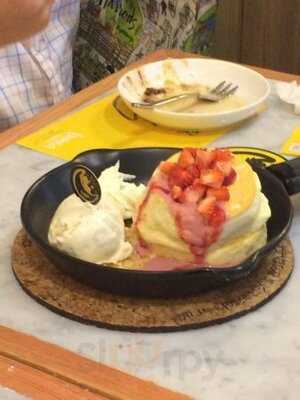 Lunar Nuna Korean Desserts Cafe