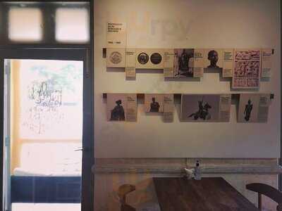 ร้านกาแฟบ้านอาจารย์ฝรั่ง