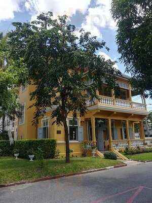 ร้านกาแฟบ้านอาจารย์ฝรั่ง