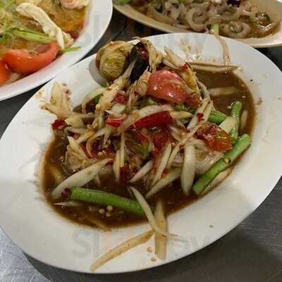 แม่นิด สากทองส้มตำแซ่บเวอร์