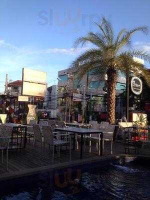 แชร์เฮ้าส์แอนด์เรสเตอรองท์