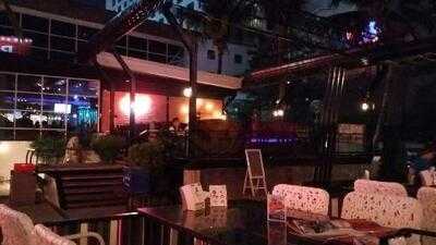 แชร์เฮ้าส์แอนด์เรสเตอรองท์