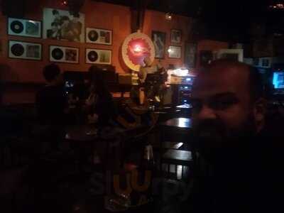 รูฟบาร์แอนด์เรสเตอรองท์