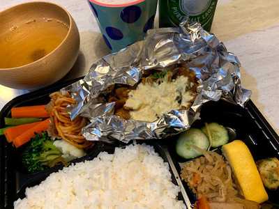 Haru Ranman Comic Cafe & Bar