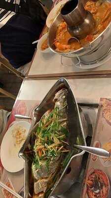 เสวย สาขา เอ็มไพร์ ทาวเวอร์