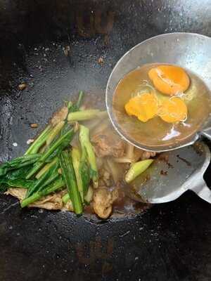 มะยอดผักราดหน้าราชวัตร