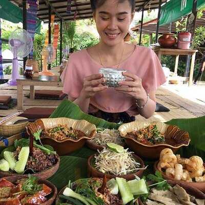 ต๊ะต่อนยอน อาหารเหนือ