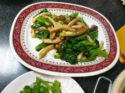 ห้องอาหารเฉลิมบุรี (เจ้าเก่าเล่าลี่)